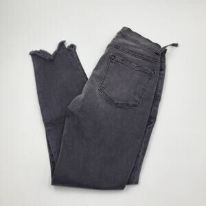 Frame Le Skinny de Jeanne Triangle Hem Crop Skinny in 26 DAMAGED